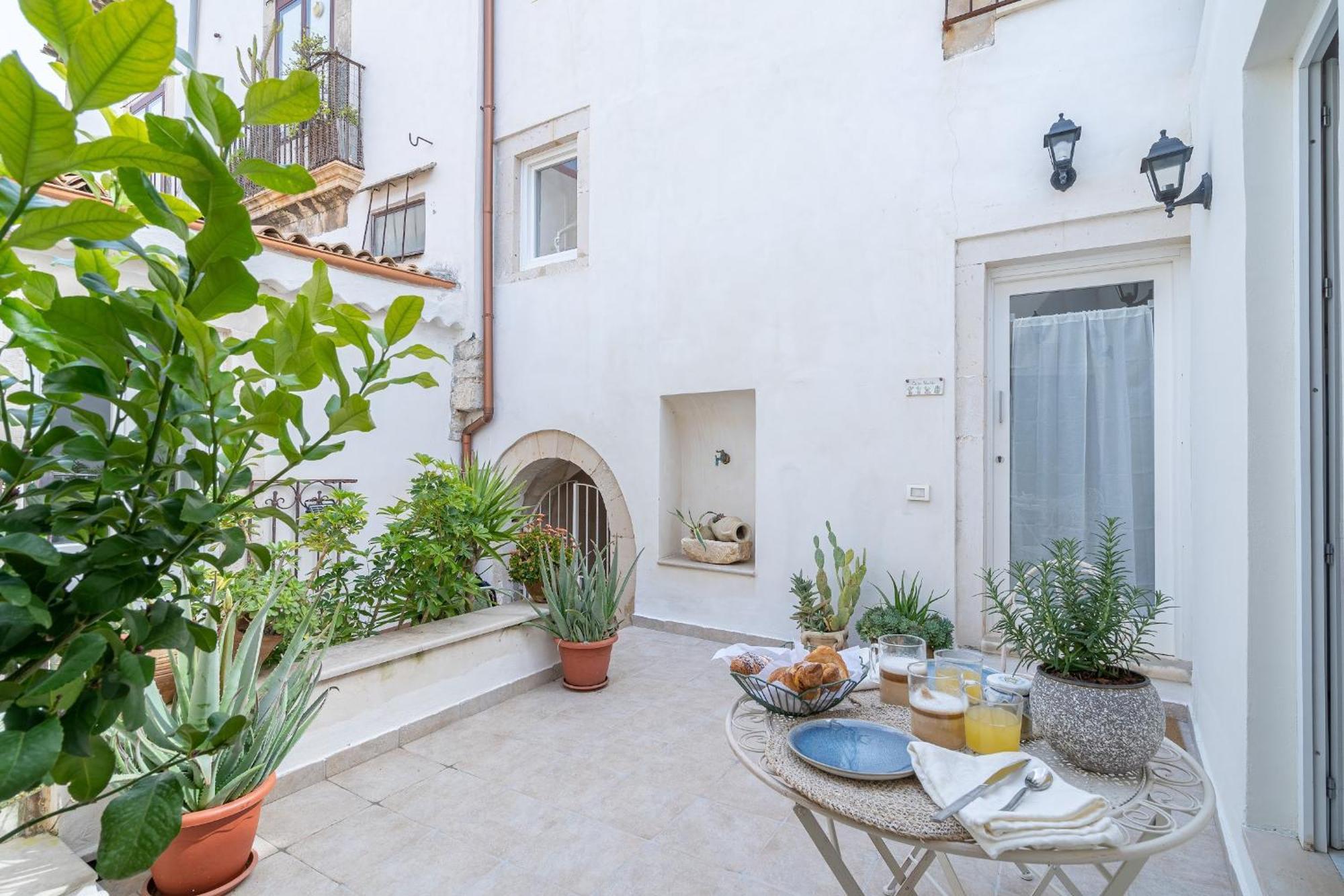 Ortigia Lifestyle 4 Seasons Villa Syracuse Exterior foto